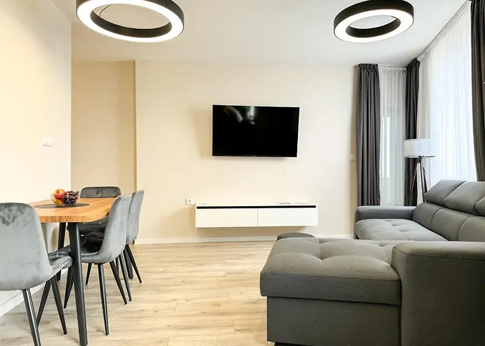 Апартаменти 2br Business With Free Gym, By Holiwork