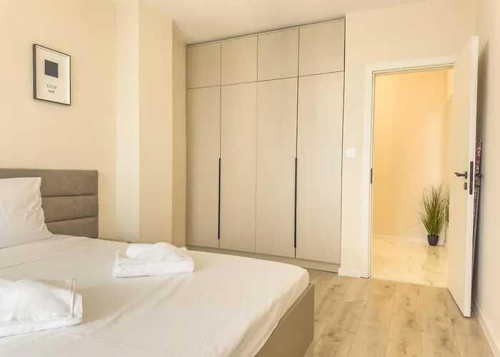 Апартаменти 2br Business With Free Gym, By Holiwork *