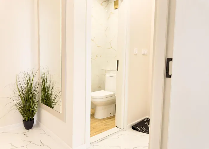 Апартаменти 2br Business With Free Gym, By Holiwork *