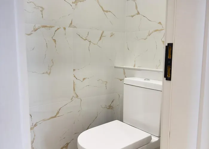 Апартаменти 2br Business With Free Gym, By Holiwork *