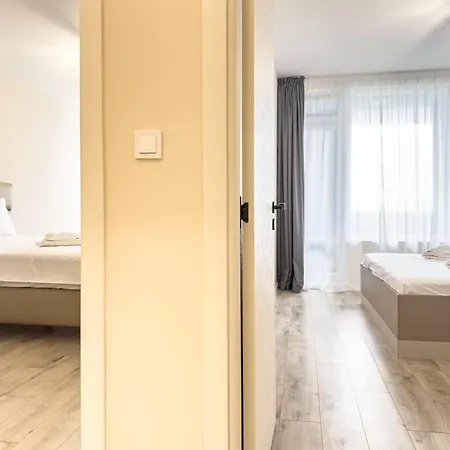 2br Business With Free Gym, By Holiwork Apartment *