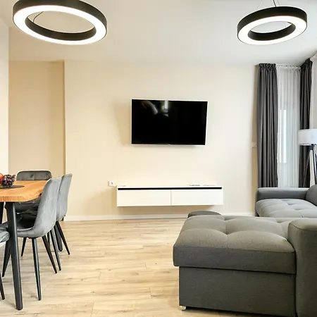 Apartament 2br Business With Free Gym, By Holiwork