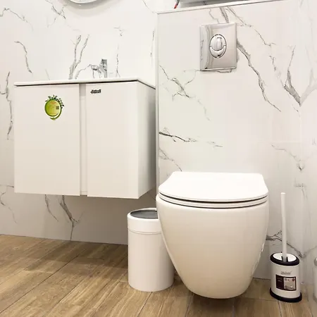 2br Business With Free Gym, By Holiwork Apartment *