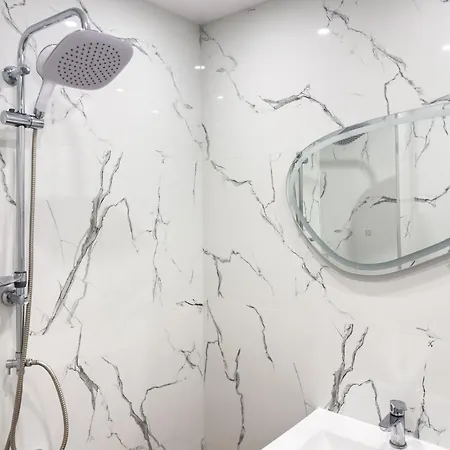 2br Business With Free Gym, By Holiwork Apartament Płowdiw