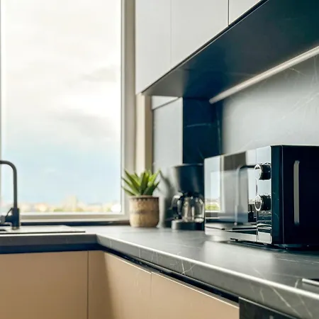 2br Business With Free Gym, By Holiwork Apartment