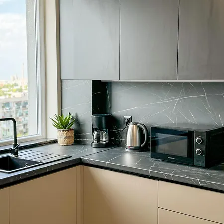 2br Business With Free Gym, By Holiwork Apartman