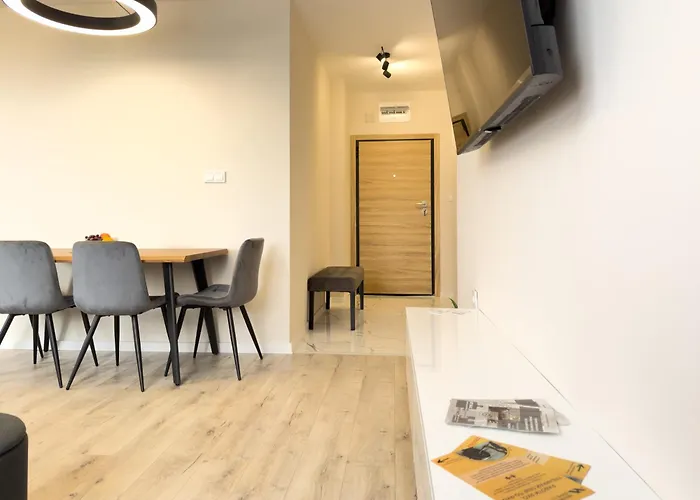 דירה 2br Business With Free Gym, By Holiwork